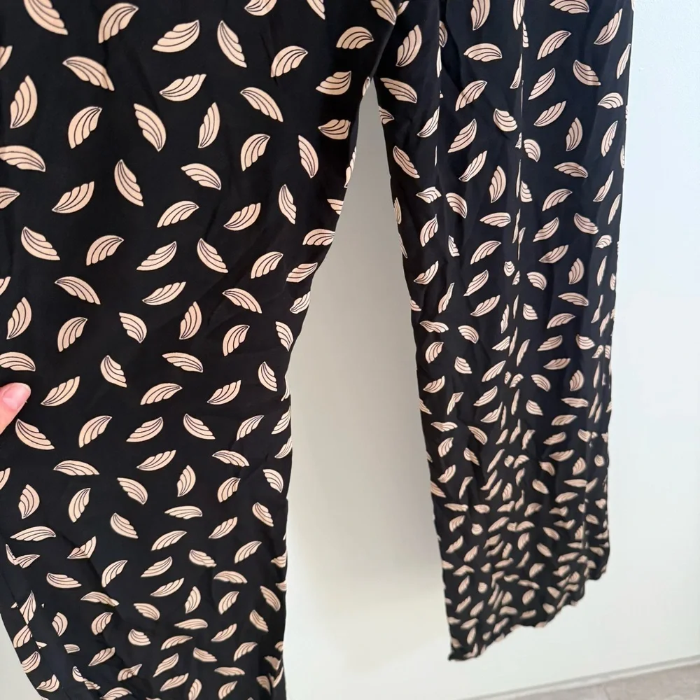 Diane Von Furstenburg 100% Silk Lucy Printed Black Jumpsuit 8 Selena Gomez Y2K